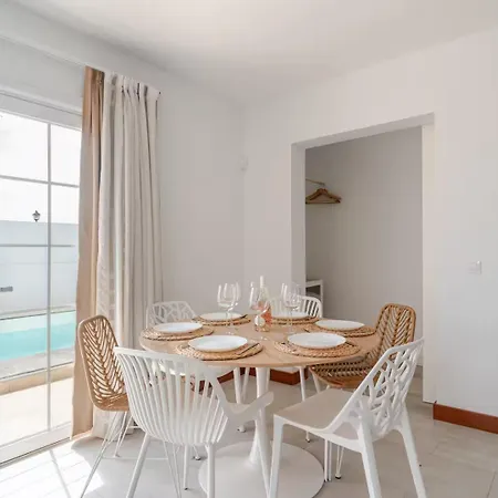 Ocean 8 By Dreaming Lanzarote * ヤイサ